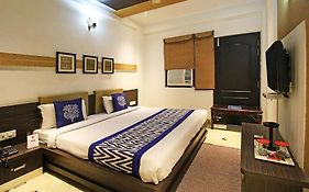 Hotel Panna Paradise-Just 30M Away From Captain Shubham Gupta Metro Station And 600M Away From Tajmahal
